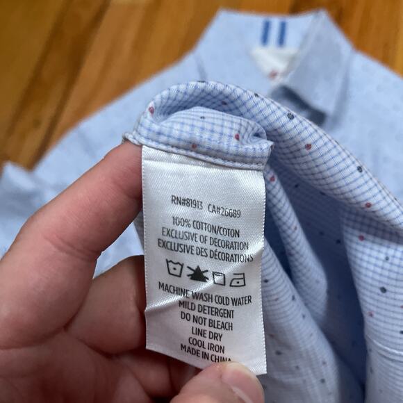 Robert Graham Short Sleeve Shirt Dot Pattern Over Grid Floral Flip Size Small - Picture 11 of 12